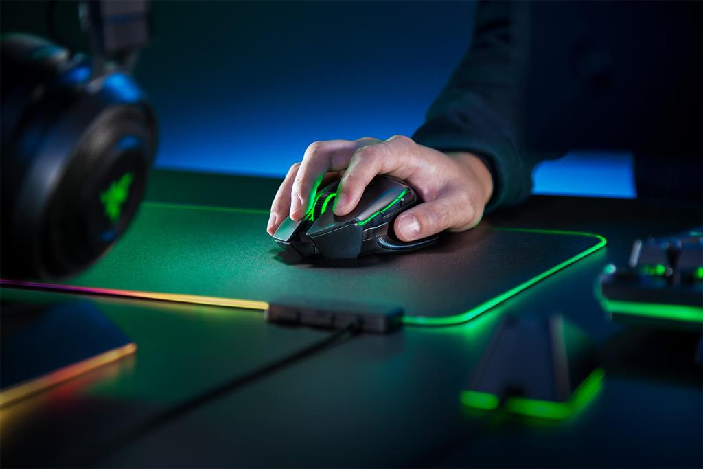 Razer Basilisk Verkabelt / Kabellos Optisch USB Maus Schwarz